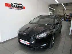 Schwarz Gebraucht 2018 Ford Focus ST-Line Limousine | 10.500 € (Fairer Preis)