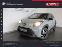 Grün Gebraucht 2024 Toyota Aygo Team Kleinwagen | 16.945 € (Etwas zu teuer)