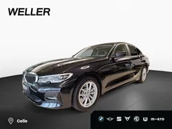 Saphirschwarz (schwarz) Gebraucht 2022 BMW 330 Advantage Limousine | 36.350 € (Fairer Preis)