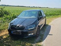 Schwarz Gebraucht 2016 Skoda Fabia Style Kleinwagen | 9.300 € (Fairer Preis)