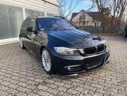 Schwarz Gebraucht 2009 BMW 330 Comfort Edition Kombi | 10.999 € (Teuer)