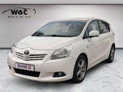 Weiß Gebraucht 2011 Toyota Verso Life Van / Kleinbus | 7.490 € (Teuer)