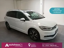 Weiß Gebraucht 2020 VW Touran Highline Van / Kleinbus | 22.970 € (Guter Preis)