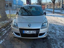 Gold Gebraucht 2011 Renault Scénic III Dynamique Van / Kleinbus | 6.000 € (Fairer Preis)
