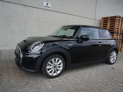 Schwarz Gebraucht 2021 Mini Cooper Kleinwagen | 18.049 € (Fairer Preis)