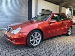 Orange Gebraucht 2002 Mercedes C220 Coupé | 2.490 € (Etwas zu teuer)