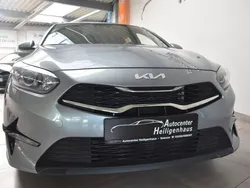 Grau Gebraucht 2023 Kia Ceed Sportswagon Kombi | 17.980 € (Fairer Preis)