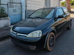 Schwarz Gebraucht 2002 Opel Corsa Kleinwagen | 500 €