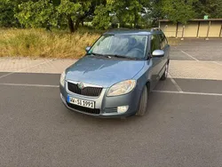 Blau Gebraucht 2010 Skoda Fabia Ambiente Kombi | 2.499 € (Teuer)