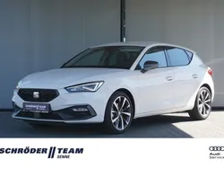 Weiß Gebraucht 2023 Seat Leon FR | 23.980 € (Superpreis)