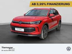 Rot Gebraucht 2024 VW Tiguan Life SUV | 32.110 € (Guter Preis)