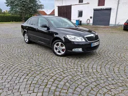 Schwarz Gebraucht 2012 Skoda Octavia Limousine | 3.600 € (Fairer Preis)