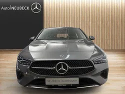 Lack mountaingrau Gebraucht 2024 Mercedes CLA180 Shooting Brake Progressive Kombi | 30.750 €