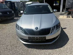 Silber Gebraucht 2019 Skoda Octavia Soleil Kombi | 8.900 € (Superpreis)