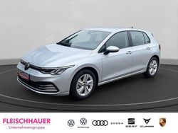 Silber Gebraucht 2022 VW Golf VIII Life Limousine | 22.290 € (Guter Preis)