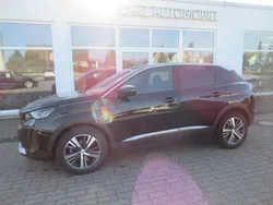 Schwarz Gebraucht 2024 Peugeot 3008 Allure SUV | 28.900 € (Fairer Preis)