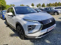 Weiss Gebraucht 2021 Mitsubishi Outlander P-HEV | 22.990 € (Fairer Preis)