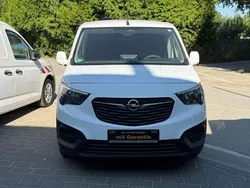 Weiß Gebraucht 2020 Opel Combo Edition Van / Kleinbus | 10.490 € (Superpreis)