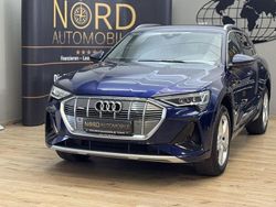 Navarrablau metallic (metallic) Gebraucht 2020 Audi e-tron S-Line SUV | 29.699 € (Superpreis)