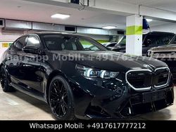 Black sapphire metallic Neu 2025 BMW M5 Performance Limousine | 159.800 €