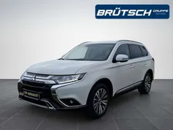 Perlmuttweiss Gebraucht 2020 Mitsubishi Outlander Diamant Edition SUV | 20.980 € (Fairer Preis)