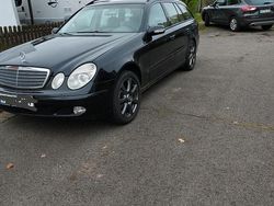 Schwarz Gebraucht 2004 Mercedes E240 Kombi | 2.890 € (Guter Preis)