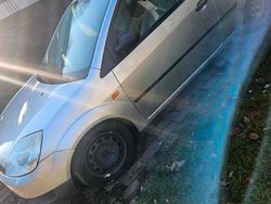 Silber Gebraucht 2003 Ford Fiesta Coupé | 400 € (Superpreis)