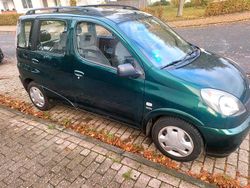 Grün Gebraucht 2002 Toyota Yaris Kombi | 2.500 €
