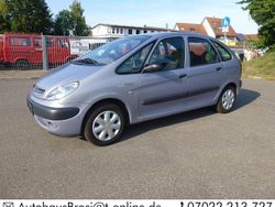 Grau Gebraucht 2001 Citroën Xsara Picasso Exclusive Van / Kleinbus | 1.590 € (Fairer Preis)