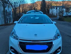 Weiß Gebraucht 2017 Peugeot 208 Active+ Kleinwagen | 7.650 € (Superpreis)