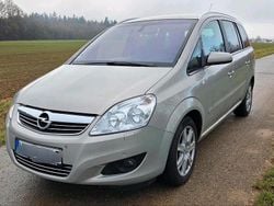 Grau Gebraucht 2008 Opel Zafira Cosmo Van / Kleinbus | 3.500 € (Fairer Preis)