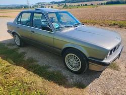 Grau Gebraucht 1993 BMW 318 Limousine | 9.500 €