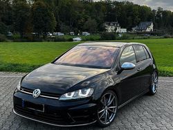 Schwarz Gebraucht 2014 VW Golf VII R Limousine | 25.500 €