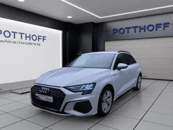 Weiss Gebraucht 2024 Audi A3 S-Line | 30.950 € (Guter Preis)