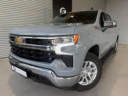 Grau Gebraucht 2024 Chevrolet Silverado SUV | 74.000 €