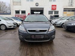 Grau Gebraucht 2010 Ford Focus Style Limousine | 5.650 € (Teuer)