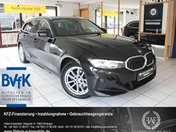 Saphirschwarz metallic Gebraucht 2023 BMW 318 Shadowline Kombi | 24.399 € (Guter Preis)