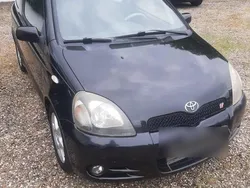 Schwarz Gebraucht 2001 Toyota Yaris Kleinwagen | 1.250 €