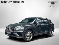 Titan grey Gebraucht 2024 Bentley Bentayga Mulliner SUV | 259.900 €