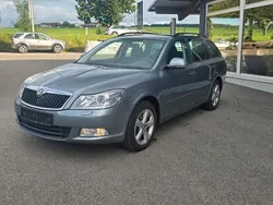 Grau Gebraucht 2012 Skoda Octavia Elegance Kombi | 4.950 € (Guter Preis)