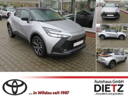 Shimmering silver Neu 2024 Toyota C-HR Team SUV | 37.019 € (Etwas zu teuer)