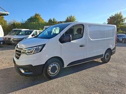 Weiß Gebraucht 2022 Renault Trafic Van / Kleinbus | 16.800 €