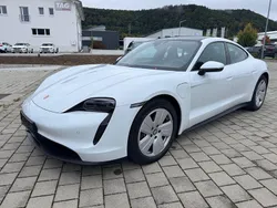 Weiß Gebraucht 2022 Porsche Taycan Performance Package Limousine | 51.800 € (Guter Preis)