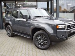 Grau Neu 2025 Toyota Land Cruiser TX SUV | 88.324 € (Fairer Preis)