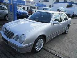 Silber Gebraucht 2001 Mercedes E240 Elegance Limousine | 8.450 € (Teuer)