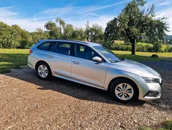 Silber Gebraucht 2021 Skoda Octavia Ambition Kombi | 20.900 € (Guter Preis)