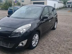 Braun Gebraucht 2009 Renault Scénic III Luxe Van / Kleinbus | 4.499 € (Fairer Preis)
