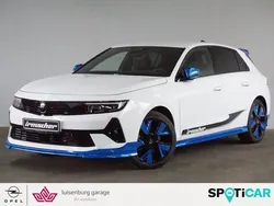 Arktis weiß (uni) Gebraucht 2024 Opel Astra Limousine | 26.985 € (Superpreis)