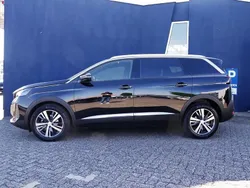 Schwarz Gebraucht 2023 Peugeot 5008 Allure Van / Kleinbus | 31.950 € (Etwas zu teuer)
