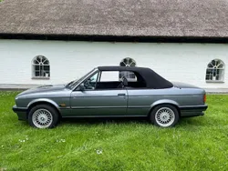 Grau Gebraucht 1991 BMW 325 Cabriolet Cabrio | 19.800 €